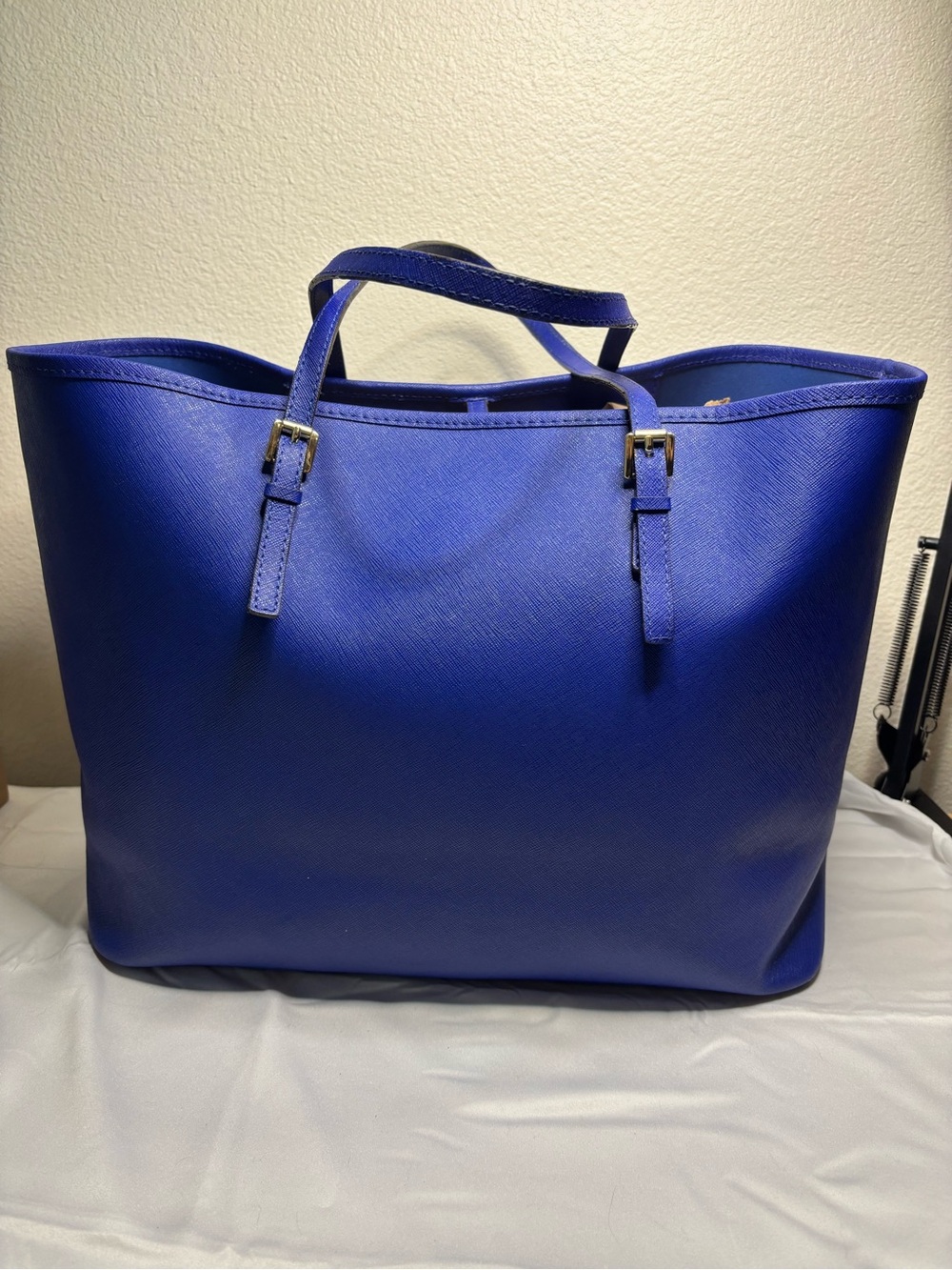 Michael Kors Large Unlined “Minimalist Travel” Tote in Blue with Gold Hardware - Picture 2 of 12